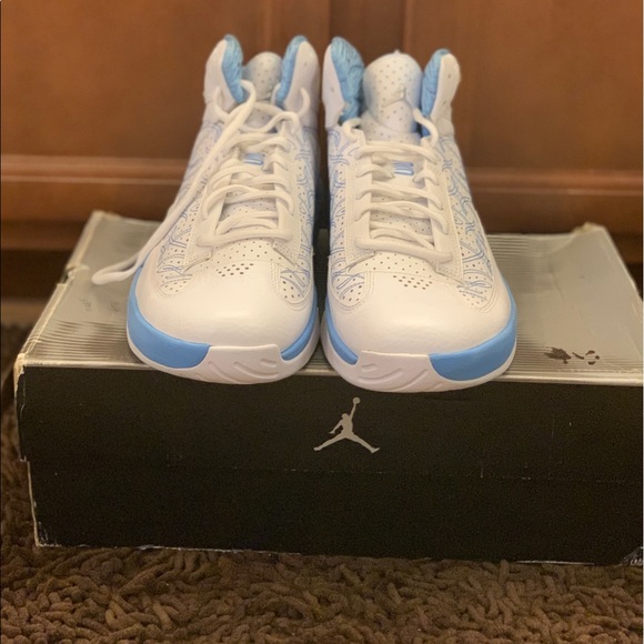 Jordan Icons UNC PE (SOLD) - Picture 2 of 8